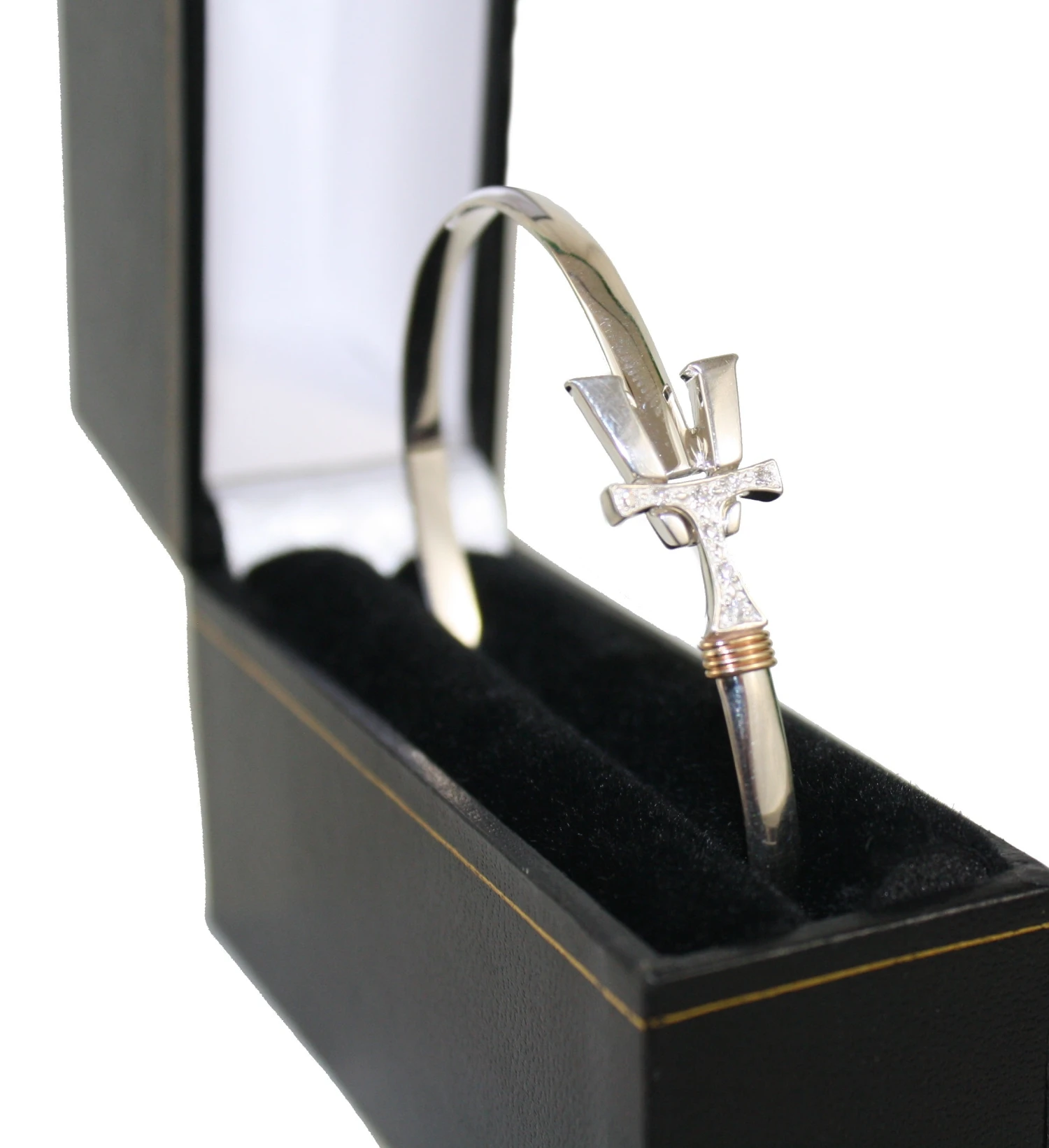 Vermont Hook Bracelet Silver With Diamond Accents - 4mm Band - 7 Inch 4 Vermont Hook Bracelet Silver With Diamond Accents - 4mm Band - 7 Inch - Image 4